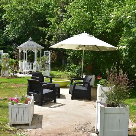 Superb Holiday Home Near The Beach Quinéville Екстериор снимка