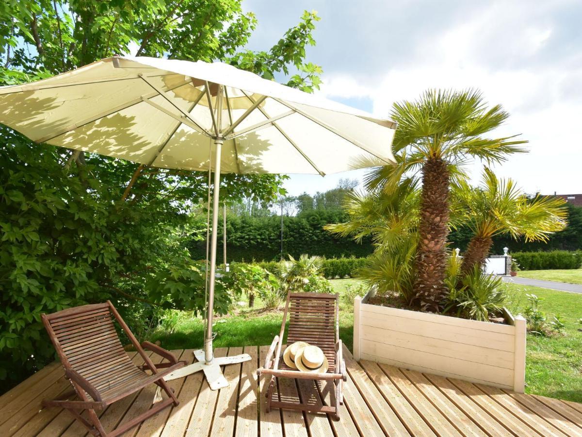 Superb Holiday Home Near The Beach Quinéville Стая снимка