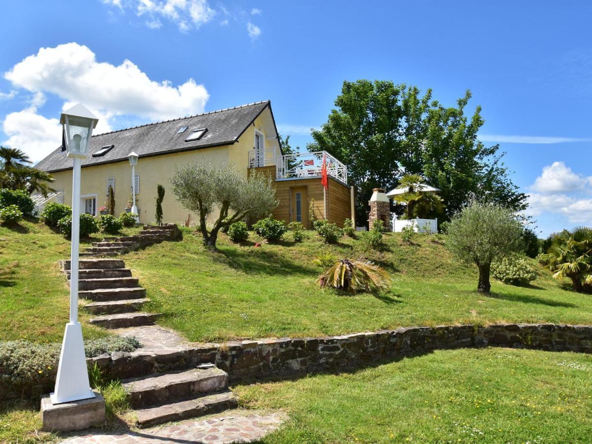 Superb Holiday Home Near The Beach Quinéville Екстериор снимка